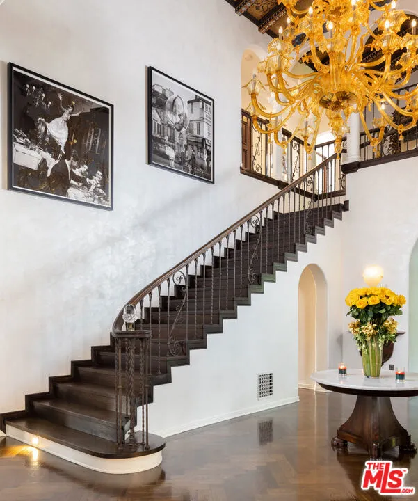501 S Hudson Avenue Los Angeles, CA 90020