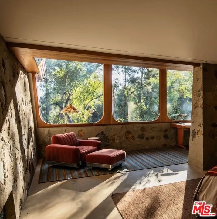 126 Summit Road La Verne, CA 91750