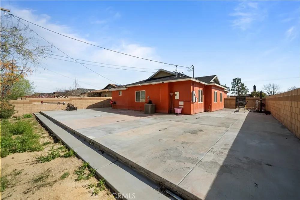1329 W Ave I Lancaster, CA 93534