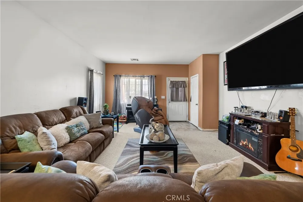 1329 W Ave I Lancaster, CA 93534