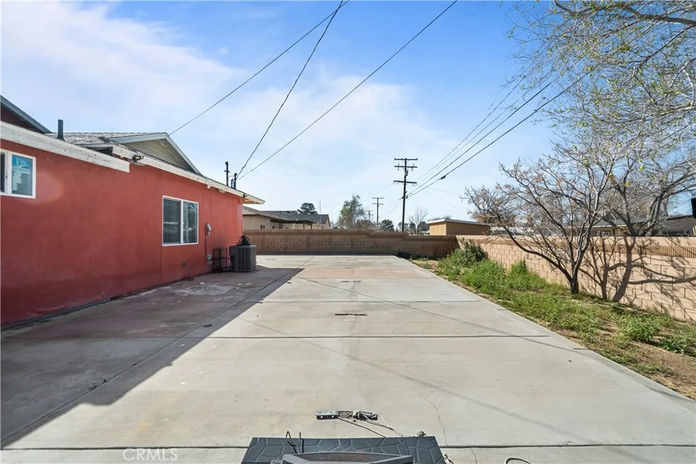 1329 W Ave I Lancaster, CA 93534