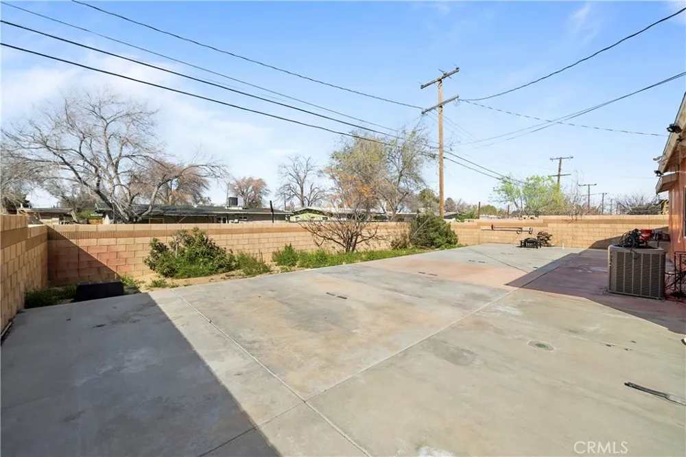 1329 W Ave I Lancaster, CA 93534