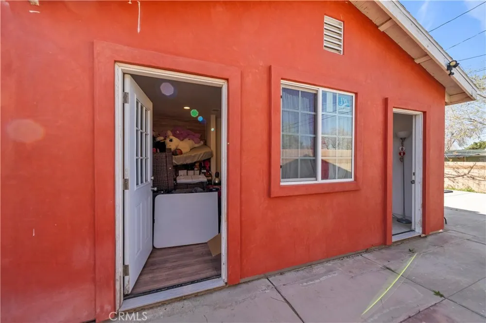 1329 W Ave I Lancaster, CA 93534