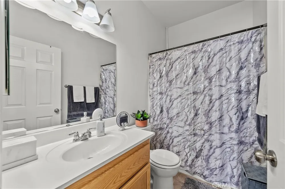 1329 W Ave I Lancaster, CA 93534