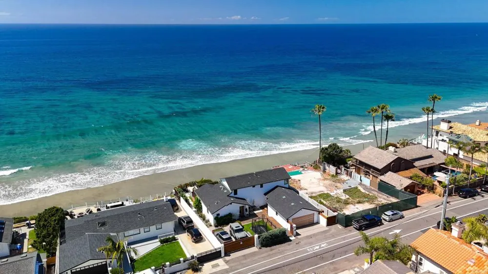 1472 NEPTUNE AVENUE Encinitas, CA 92024