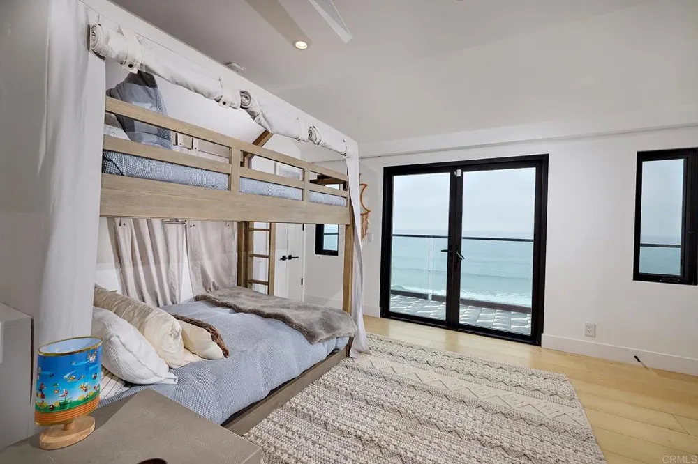 1472 NEPTUNE AVENUE Encinitas, CA 92024
