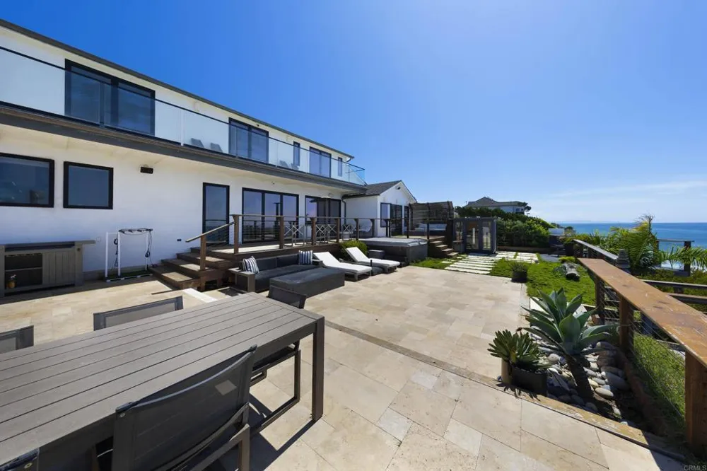 1472 NEPTUNE AVENUE Encinitas, CA 92024