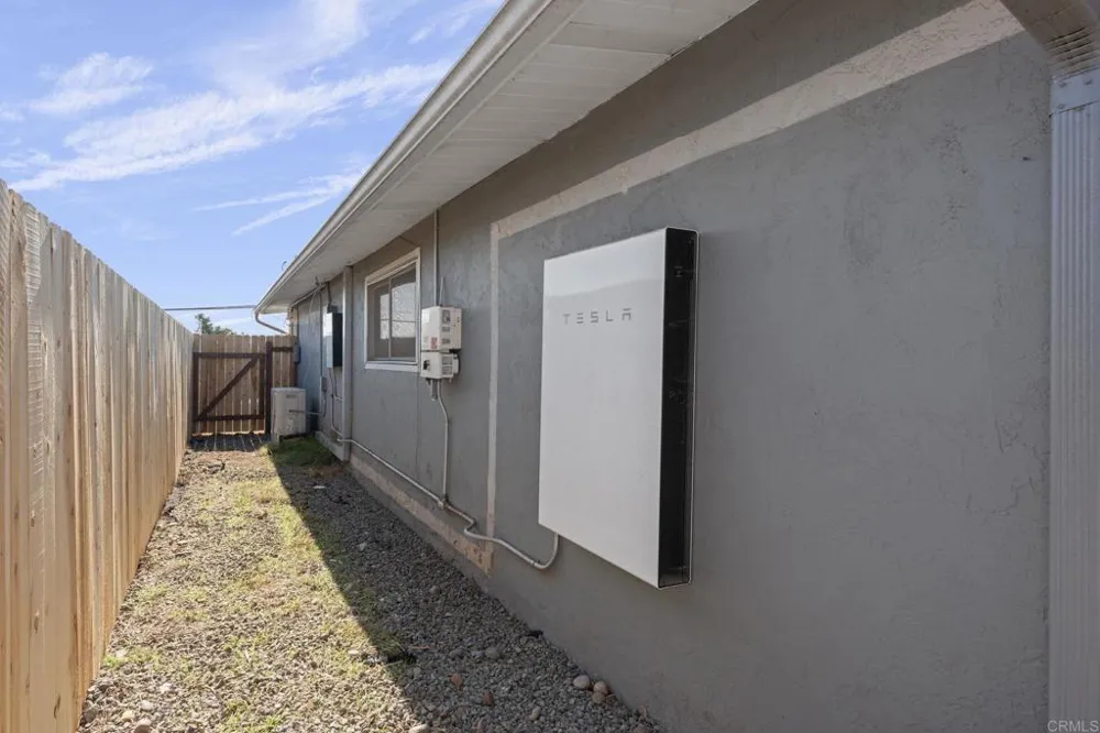 9838 Ivanho Street Spring Valley, CA 91977