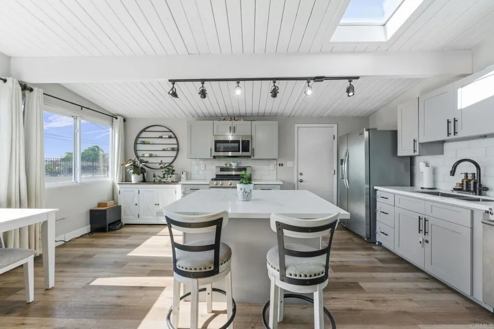 9838 Ivanho Street Spring Valley, CA 91977