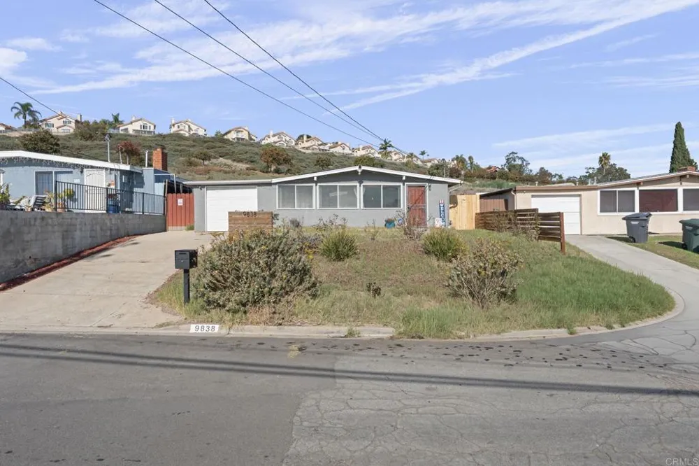 9838 Ivanho Street Spring Valley, CA 91977
