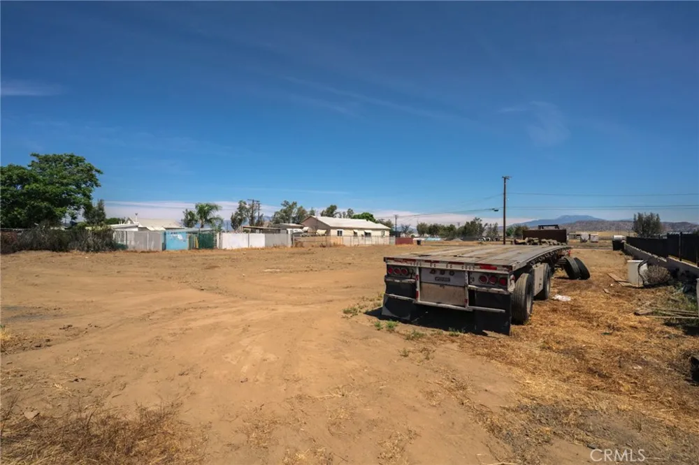 G STREET Perris, CA 92570