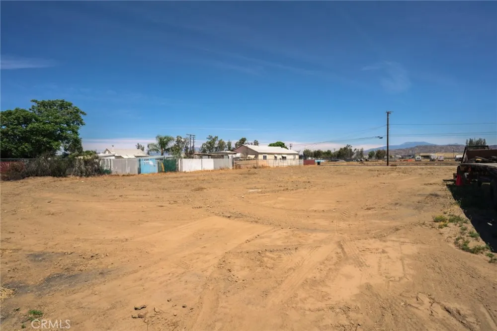 G STREET Perris, CA 92570
