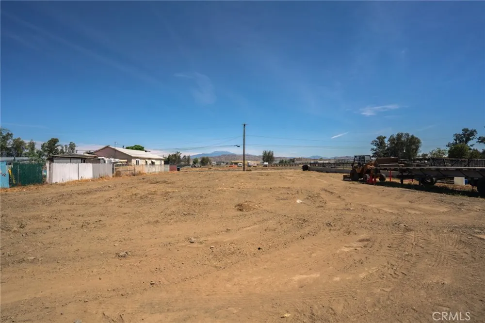 G STREET Perris, CA 92570