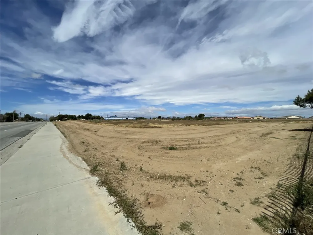 COR Ave I Challenger Way Lancaster, CA 93534