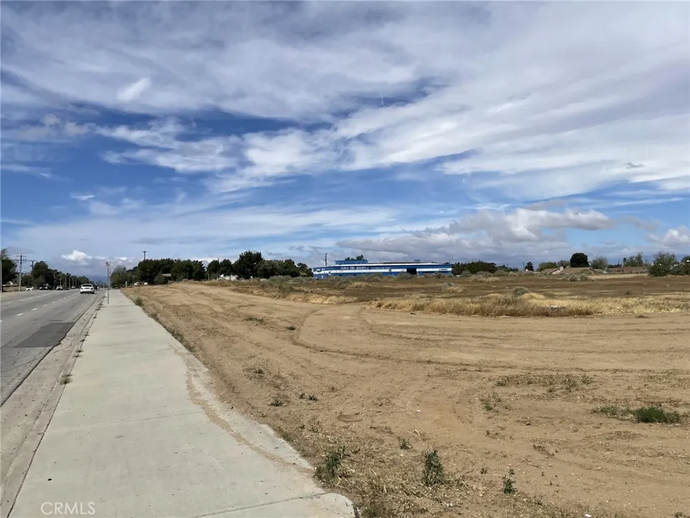 COR Ave I Challenger Way Lancaster, CA 93534