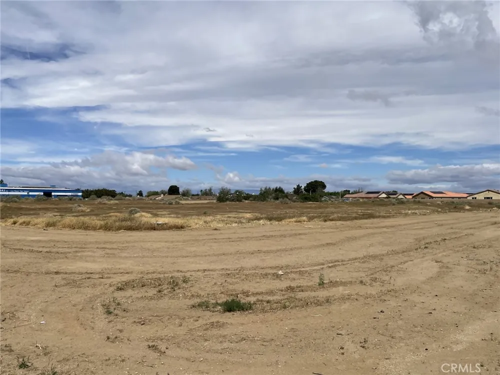 COR Ave I Challenger Way Lancaster, CA 93534