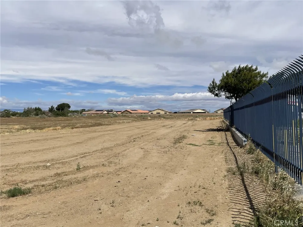 COR Ave I Challenger Way Lancaster, CA 93534