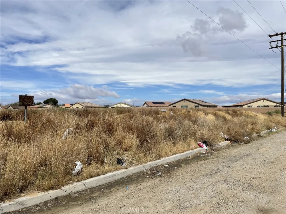 COR Ave I Challenger Way Lancaster, CA 93534