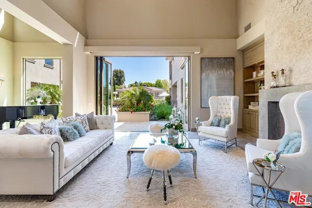 1209 Via Aracena Camarillo, CA 93010