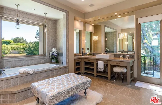 1209 Via Aracena Camarillo, CA 93010