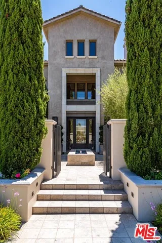 1209 Via Aracena Camarillo, CA 93010