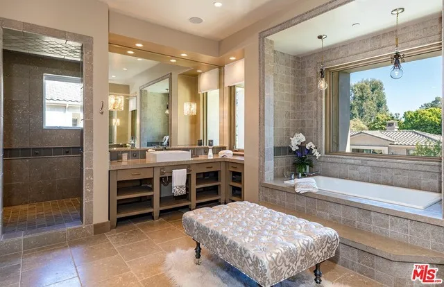 1209 Via Aracena Camarillo, CA 93010