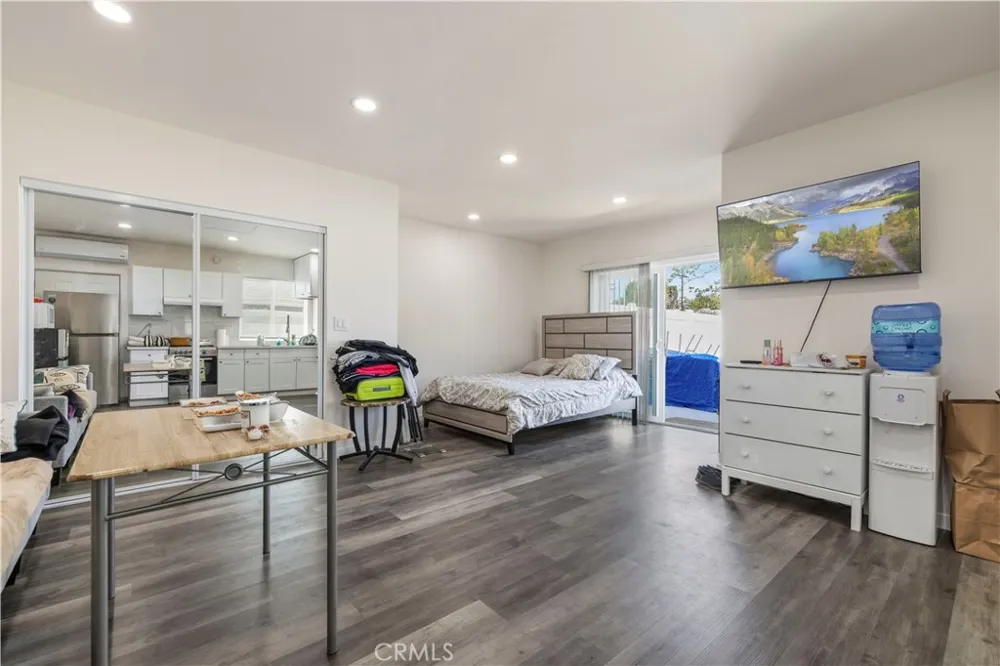 8353 Chimineas Northridge, CA 91325