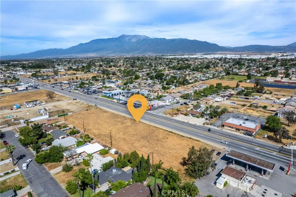 18045 Foothill Fontana, CA 92335