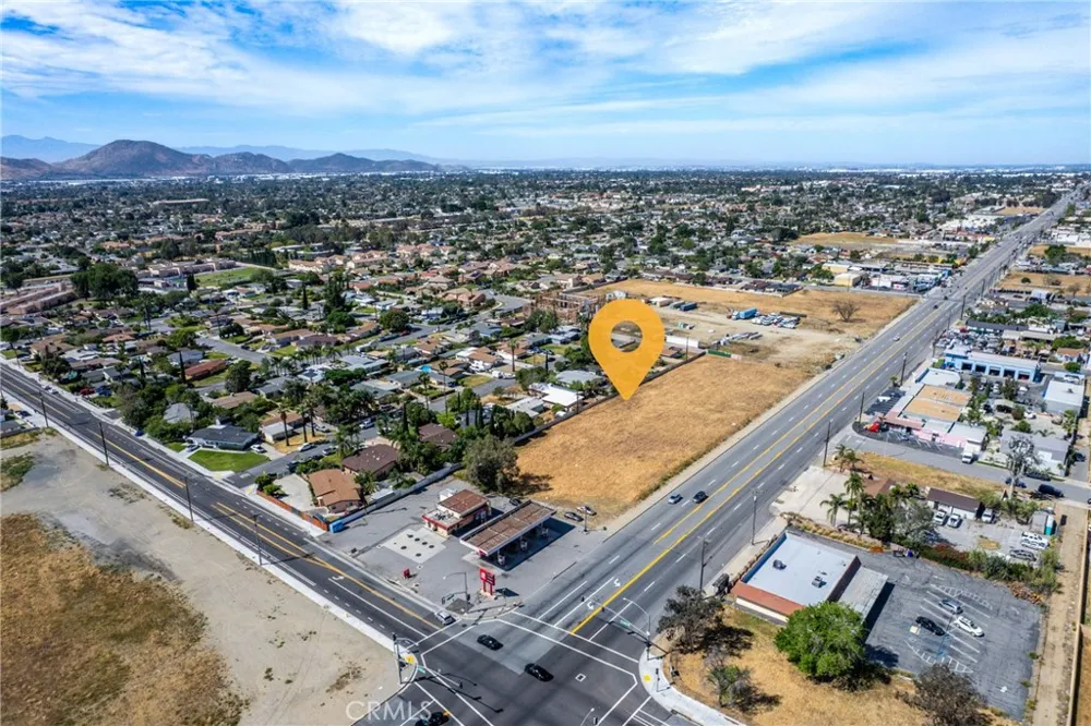 18045 Foothill Fontana, CA 92335