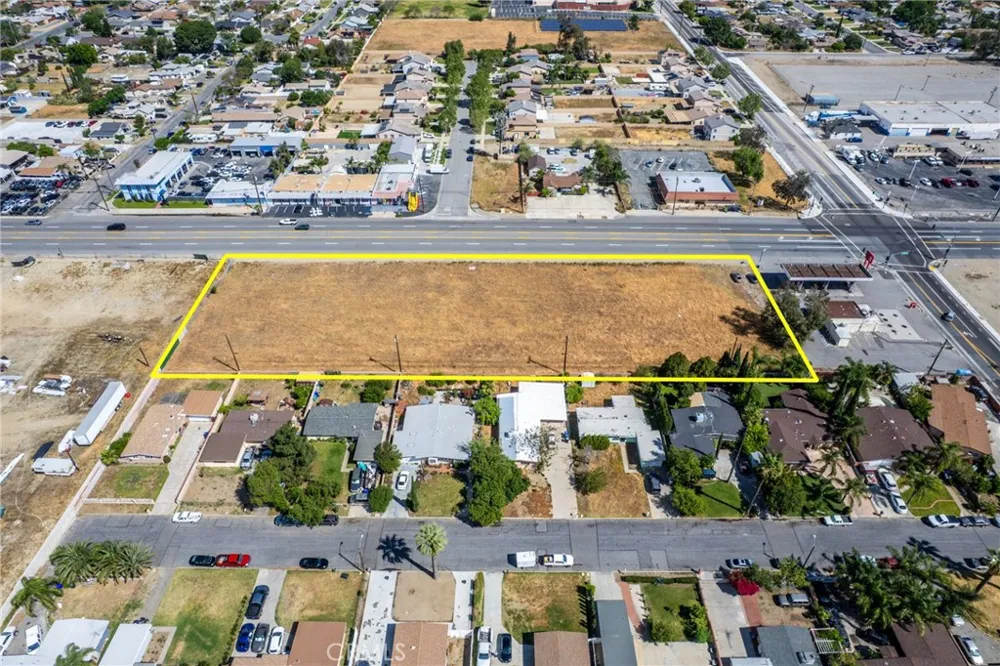 18045 Foothill Fontana, CA 92335