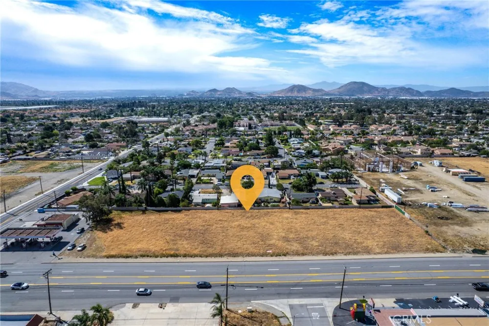 18045 Foothill Fontana, CA 92335