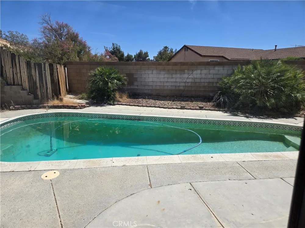 1249 Bradford Rosamond, CA 93560