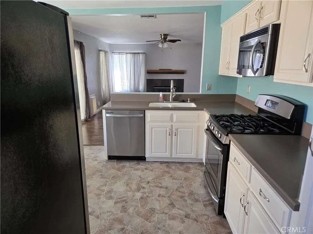1249 Bradford Rosamond, CA 93560