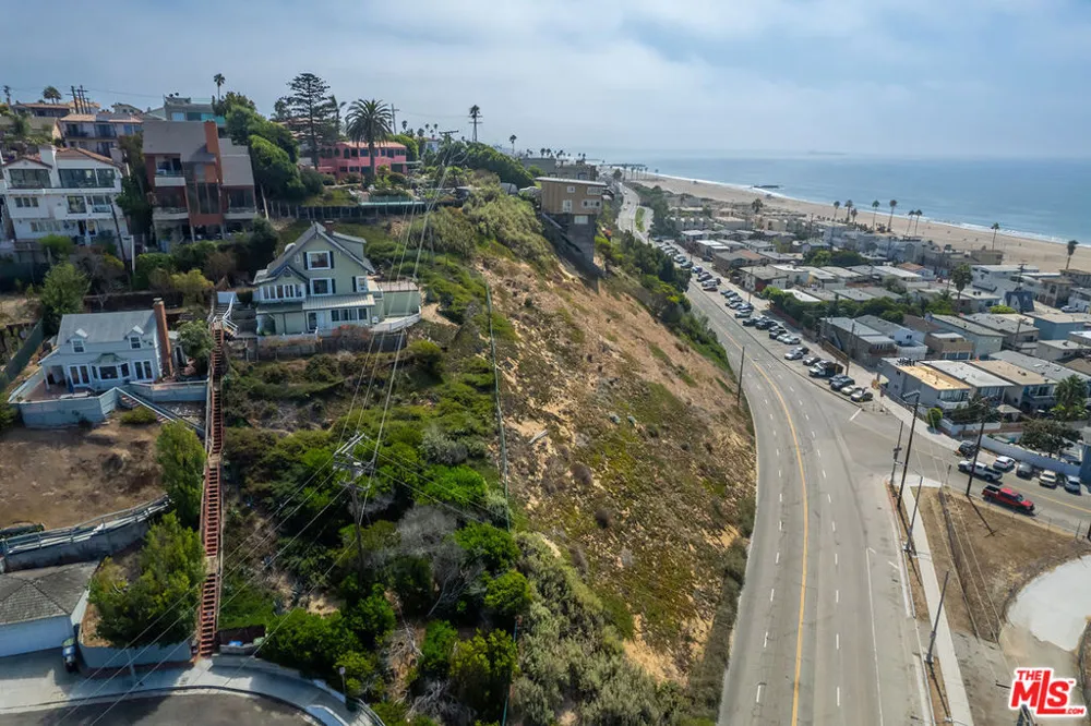 6916 Vista Del Mar Playa del Rey, CA 90293