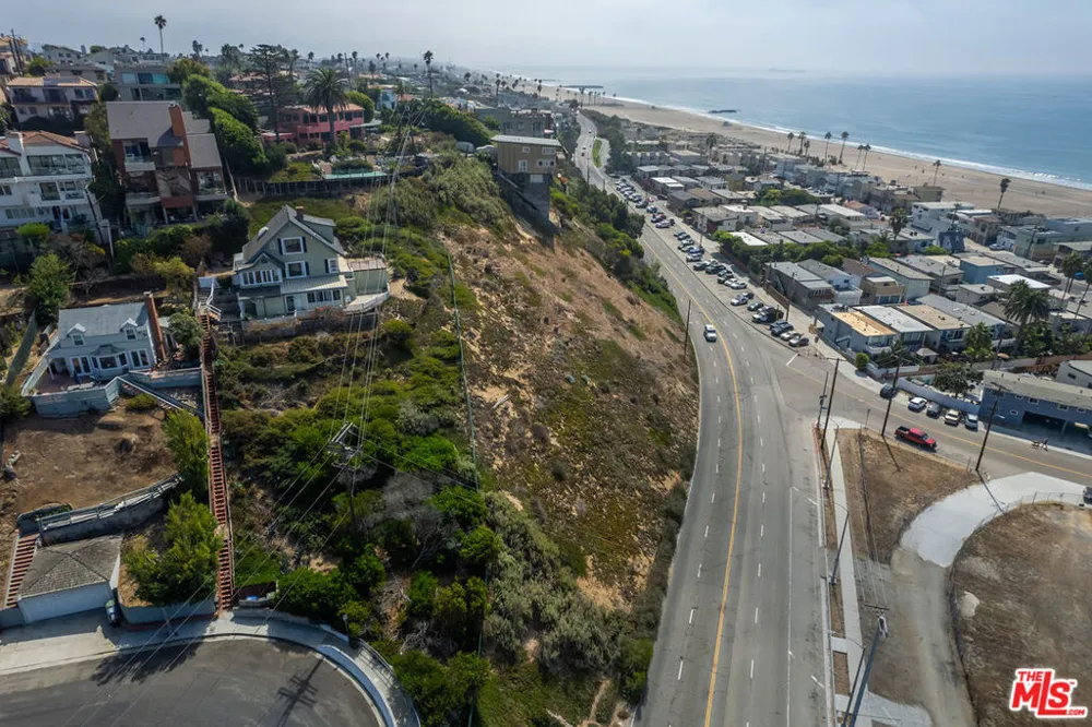 6916 Vista Del Mar Playa del Rey, CA 90293
