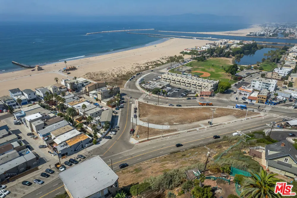 6916 Vista Del Mar Playa del Rey, CA 90293