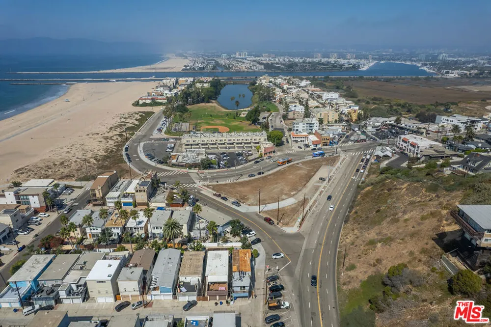 6916 Vista Del Mar Playa del Rey, CA 90293