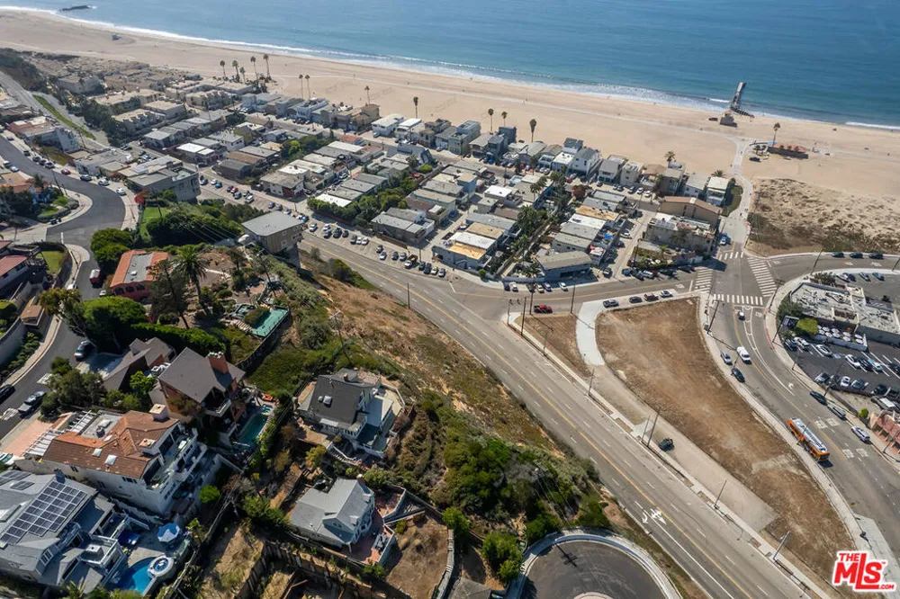 6916 Vista Del Mar Playa del Rey, CA 90293