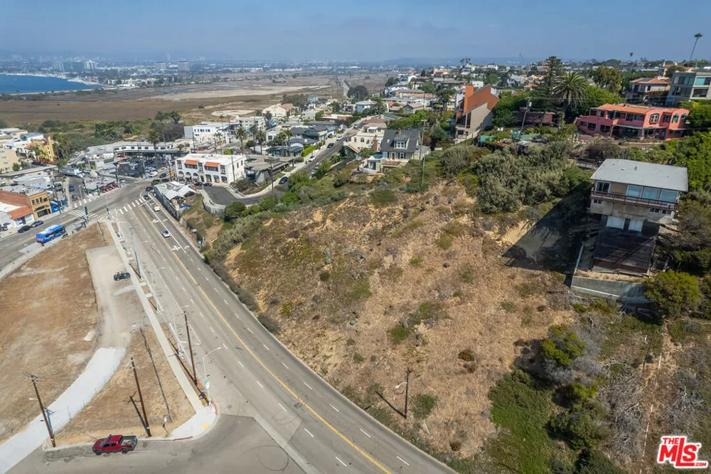 6916 Vista Del Mar Playa del Rey, CA 90293