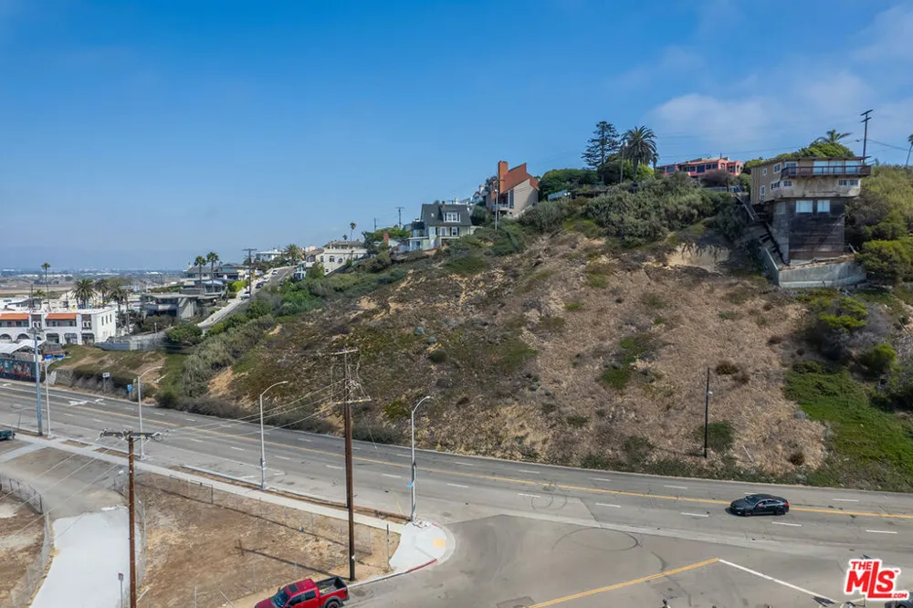 6916 Vista Del Mar Playa del Rey, CA 90293