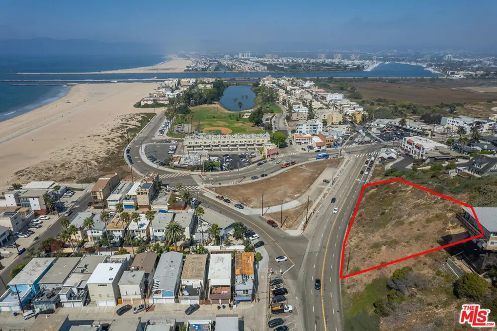 6916 Vista Del Mar Playa del Rey, CA 90293