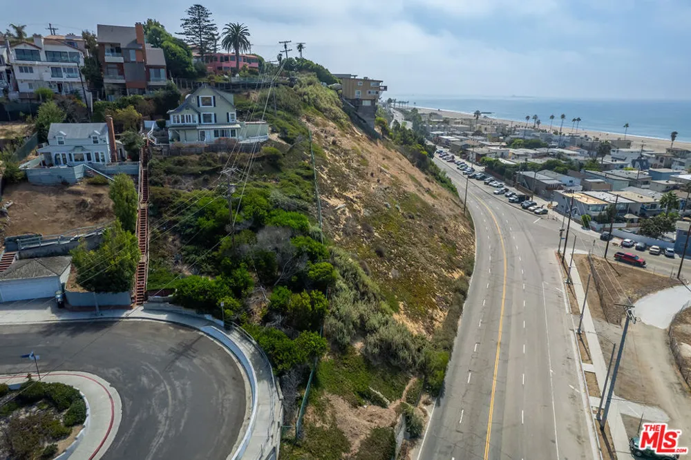 6916 Vista Del Mar Playa del Rey, CA 90293