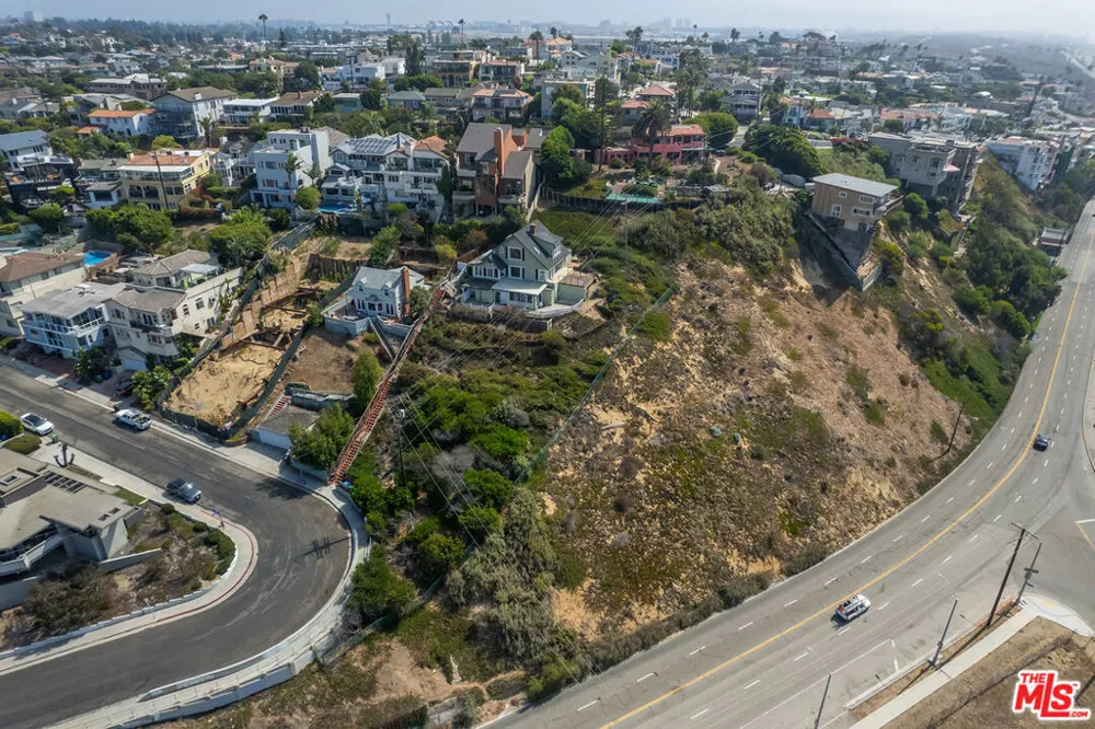 6916 Vista Del Mar Playa del Rey, CA 90293