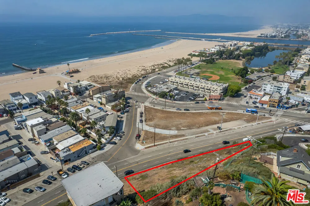 6916 Vista Del Mar Playa del Rey, CA 90293