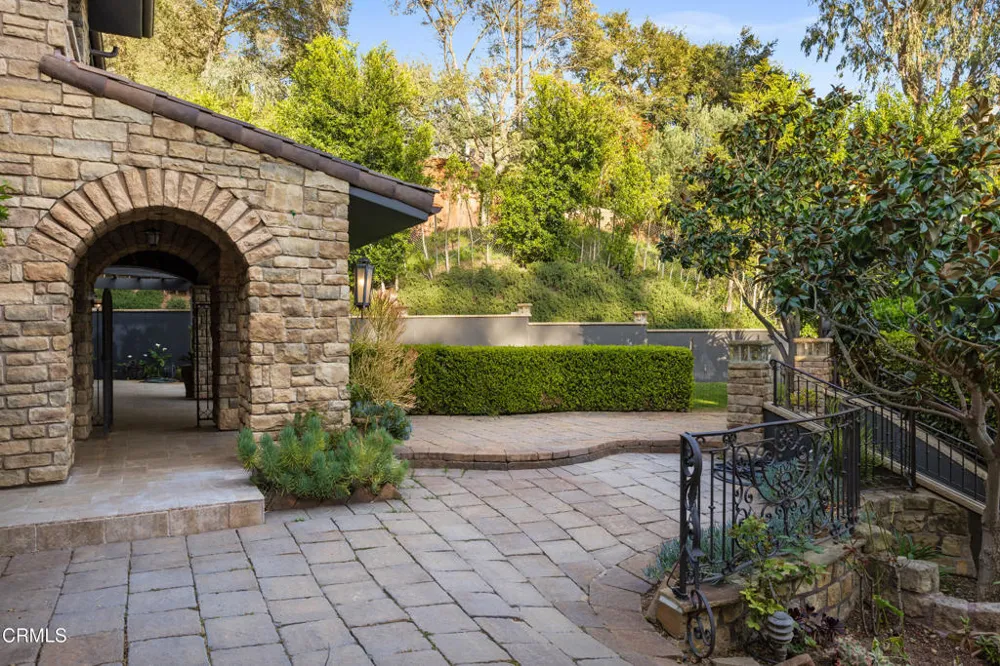 330 E Mountain Drive Montecito, CA 93108
