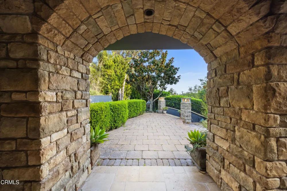 330 E Mountain Drive Montecito, CA 93108