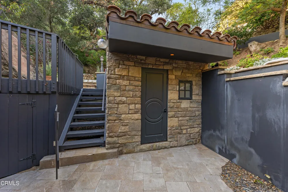 330 E Mountain Drive Montecito, CA 93108