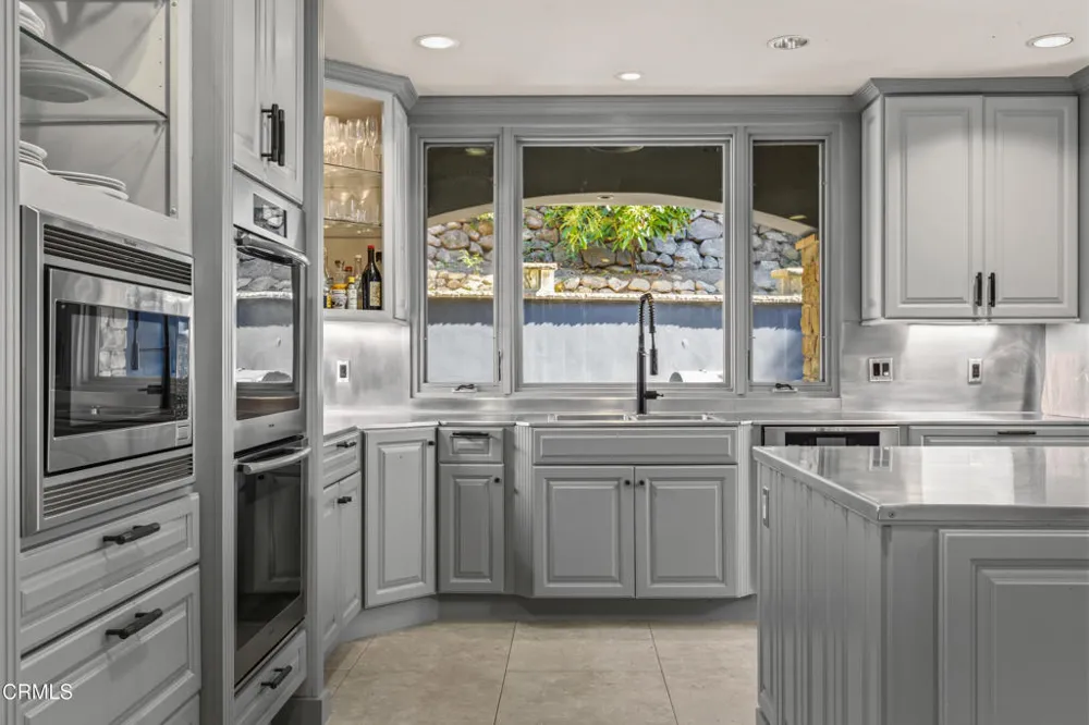 330 E Mountain Drive Montecito, CA 93108