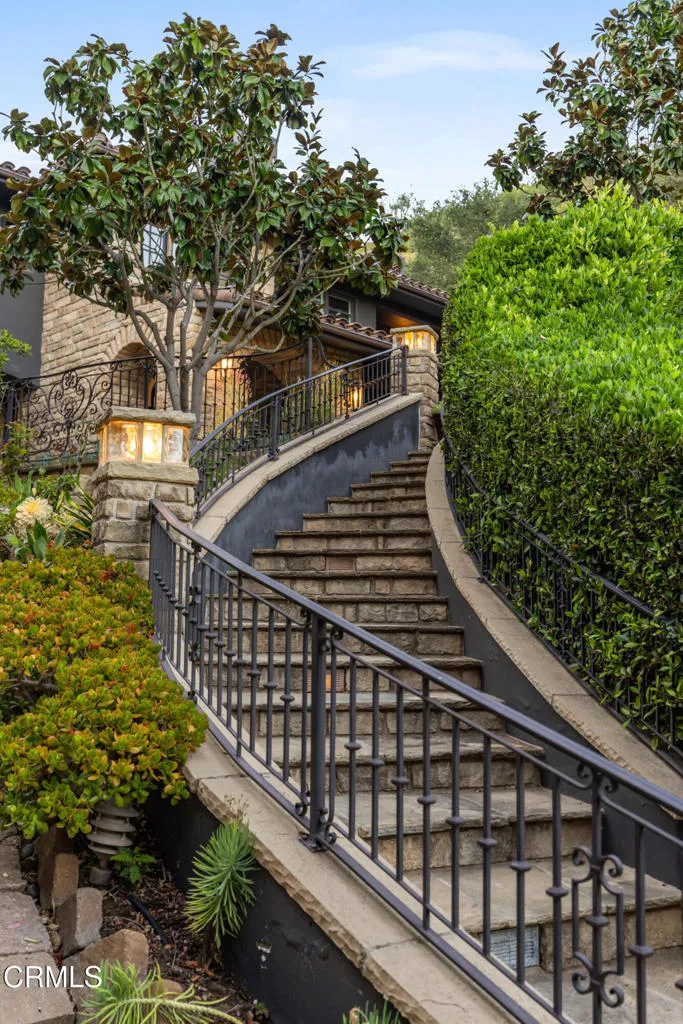 330 E Mountain Drive Montecito, CA 93108