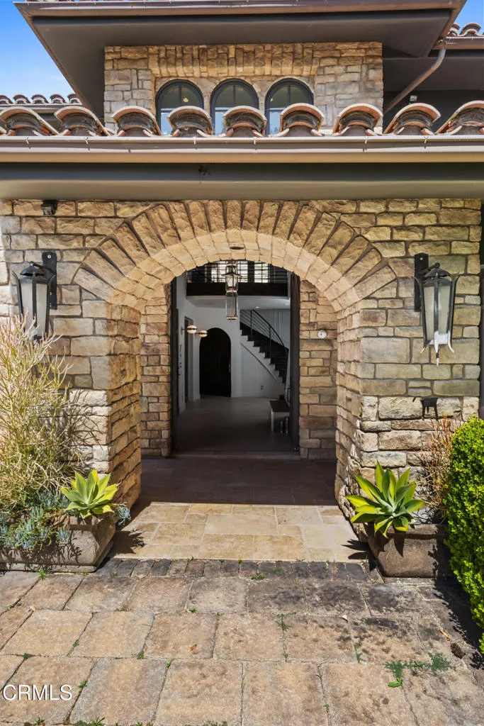 330 E Mountain Drive Montecito, CA 93108